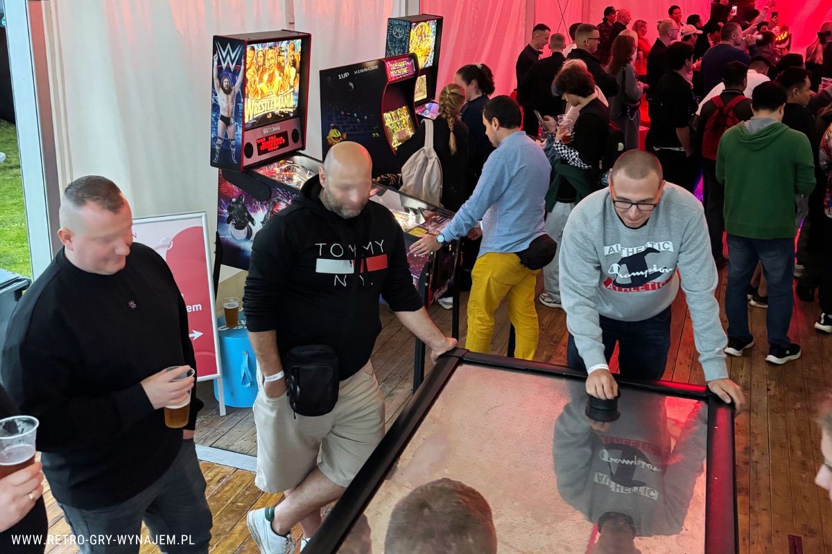 stół do gry w retro cymbergaj wynajem